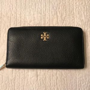 Tory Burch wallet nwot